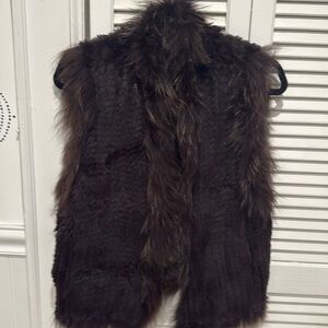 Gorgeous Belle Fare Women’s Fur Vest Size M.